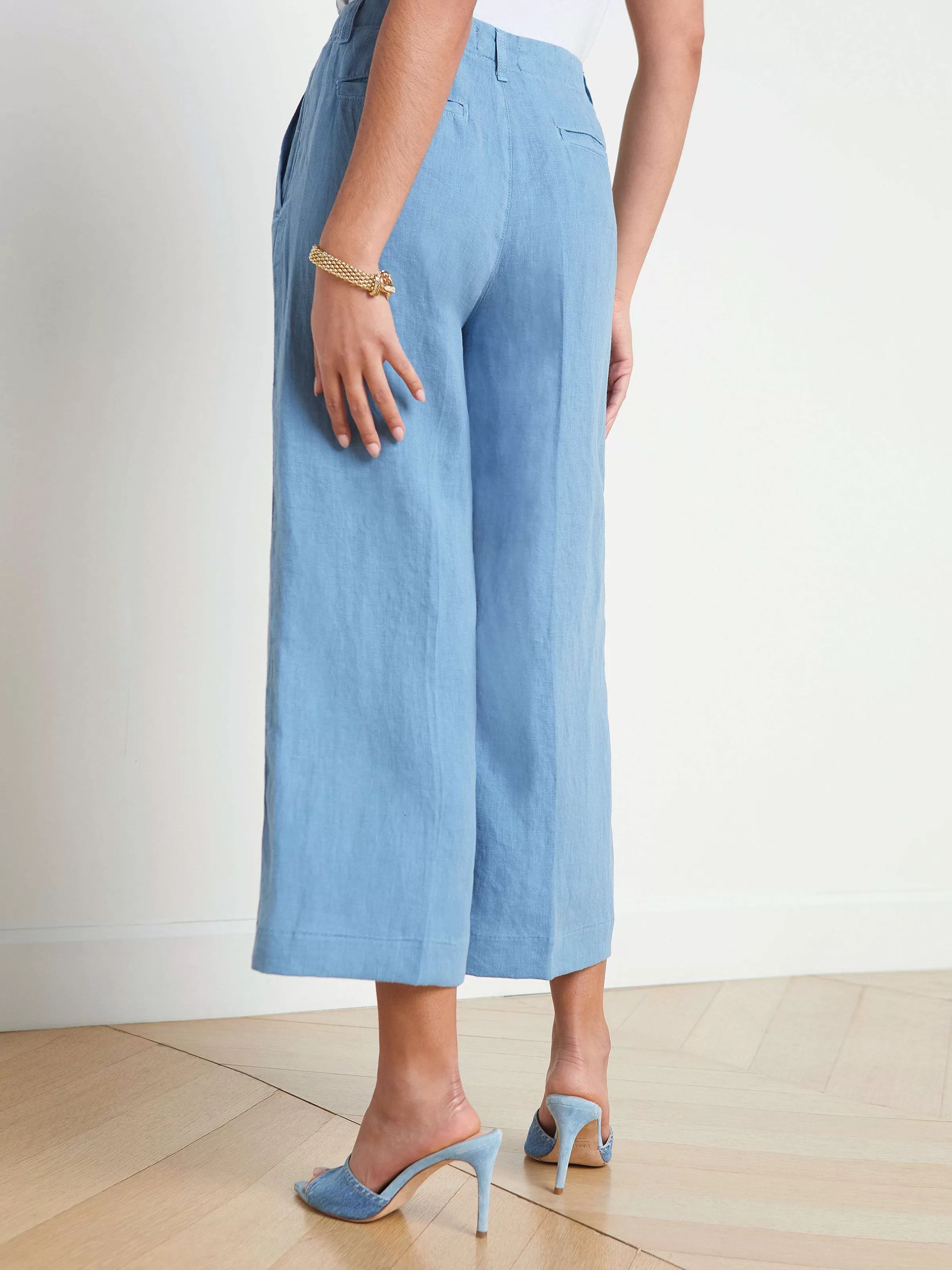 Best Sale L'AGENCE Pantalon Court En Lin Henderson Brume Bleue