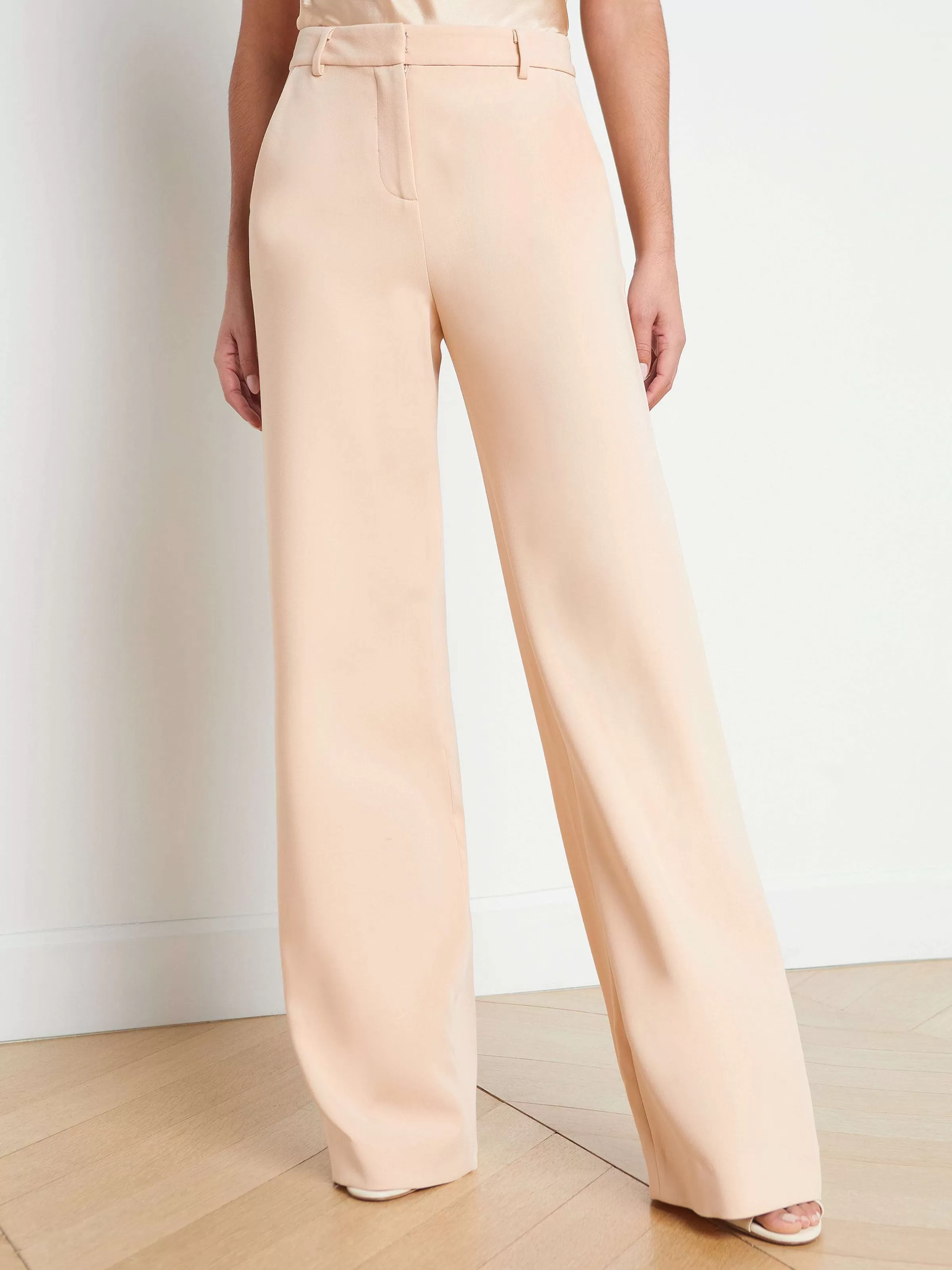 Shop L'AGENCE Pantalon Droit Livvy Amande Grillee